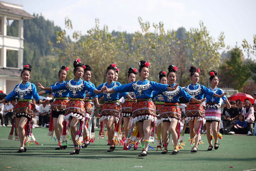 In pics: Students take part in middle school dance competition in China's Guizhou