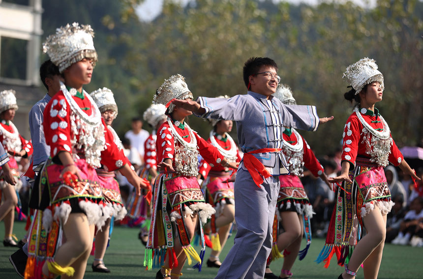 In pics: Students take part in middle school dance competition in China's Guizhou