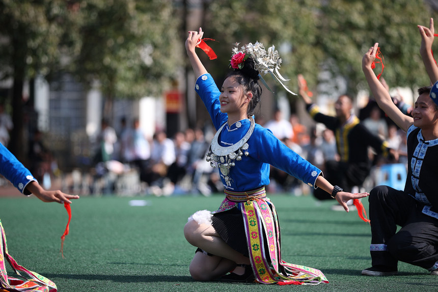 In pics: Students take part in middle school dance competition in China's Guizhou