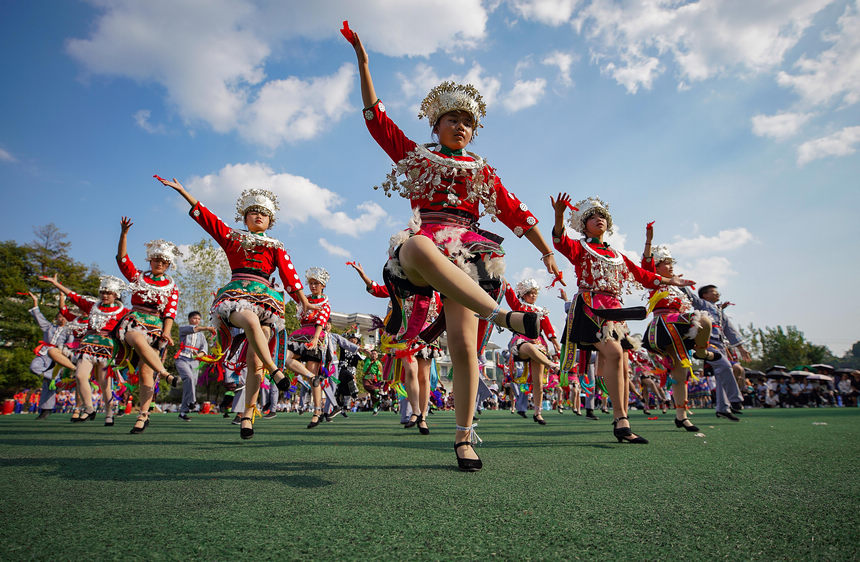 In pics: Students take part in middle school dance competition in China's Guizhou