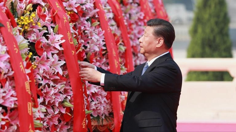 Xi pays tribute to national heroes