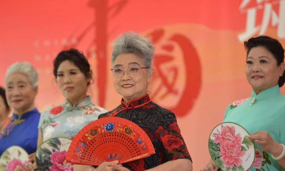 In pics: Chinese elderly enjoy retired life