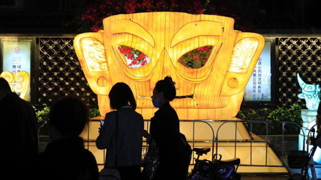 Light show featuring ancient Sichuan culture dazzles visitors