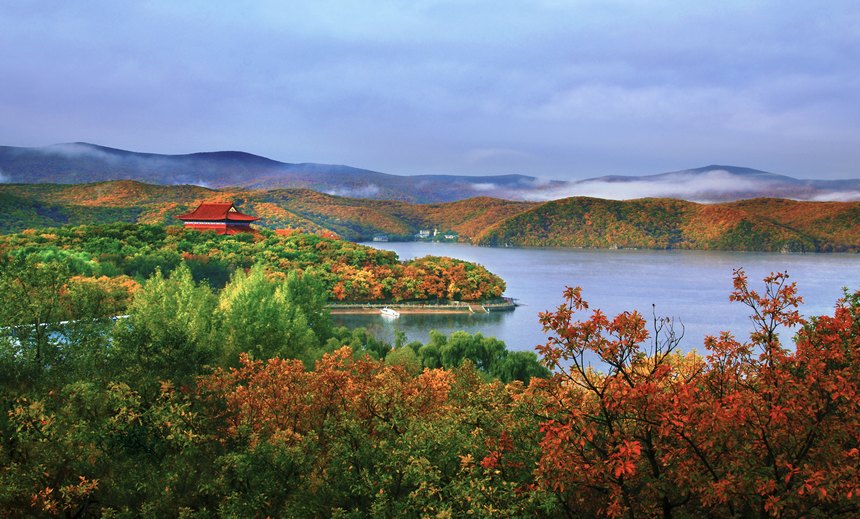 In pics: beautiful autumn view of Jingpo Lake in NE China's Heilongjiang