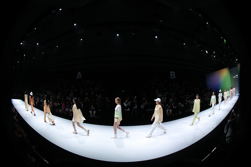 Shenzhen Fashion Week Spring/Summer 2023 kicks off