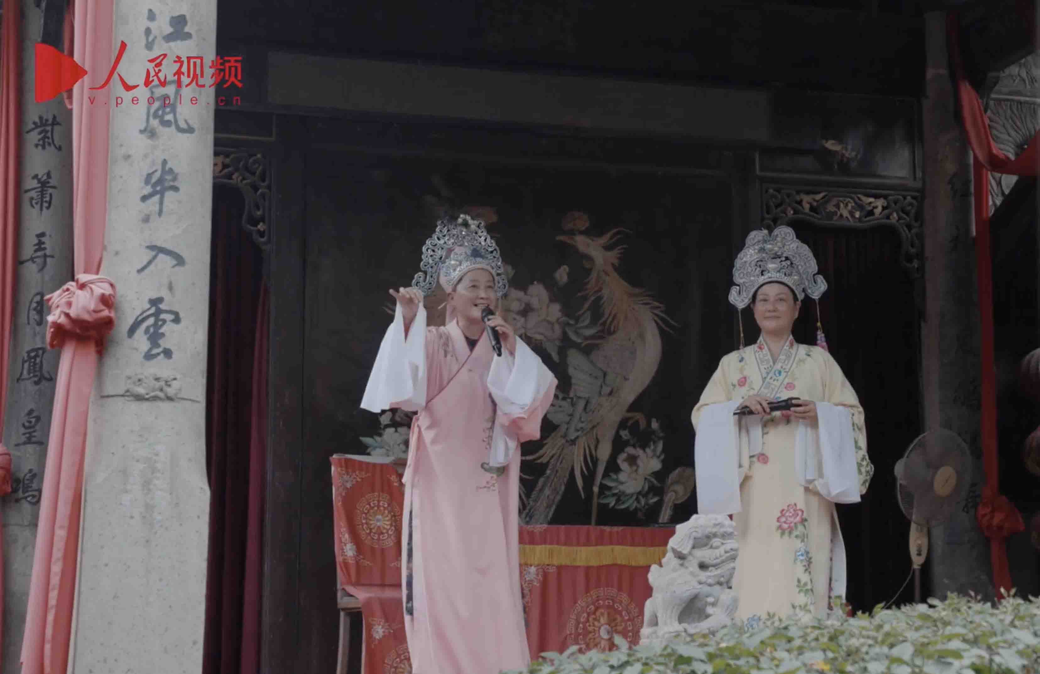 Sing the Chinese "Romeo and Juliet" in Yue Opera with artists in Shengzhou, E China's Zhejiang