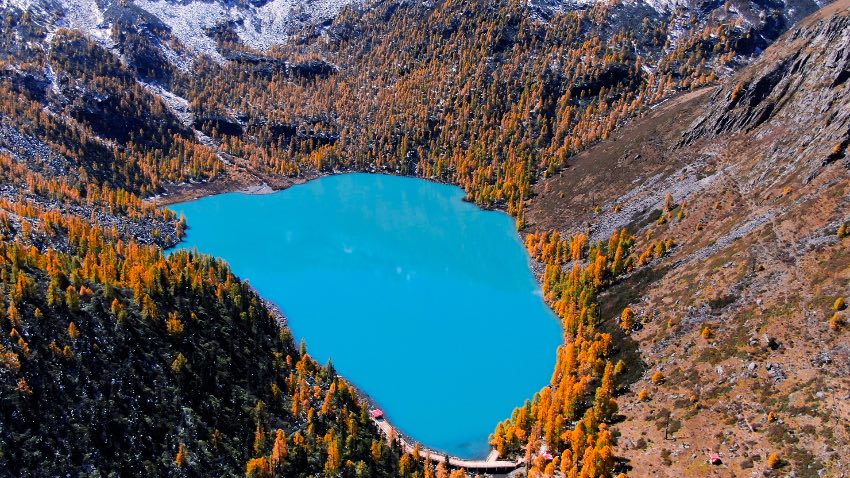 Stunning late autumn scenery in China's Garze Tibetan Autonomous Prefecture