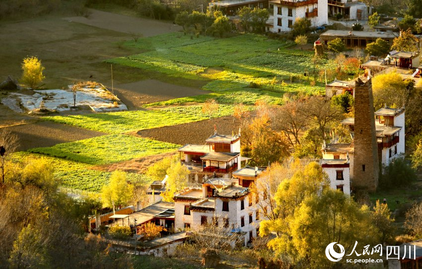 Stunning late autumn scenery in China's Garze Tibetan Autonomous Prefecture