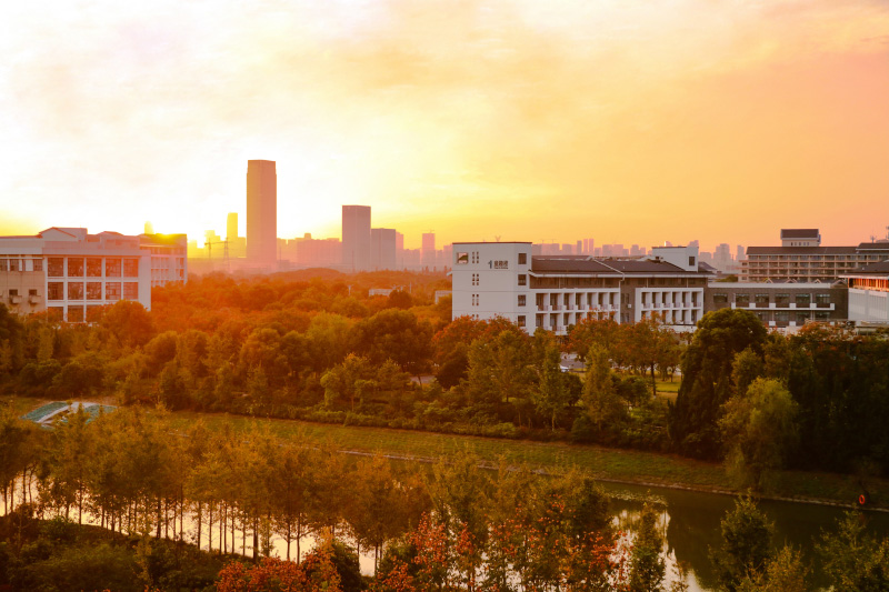 Breathtaking autumn views of 22 universities across China