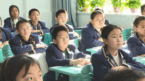 School uniforms integrating Dunhuang culture capture wide attention