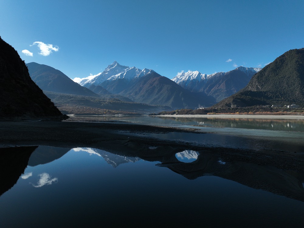 Spectacular view of Yarlung Zangbo Grand Canyon in SW China's Xizang