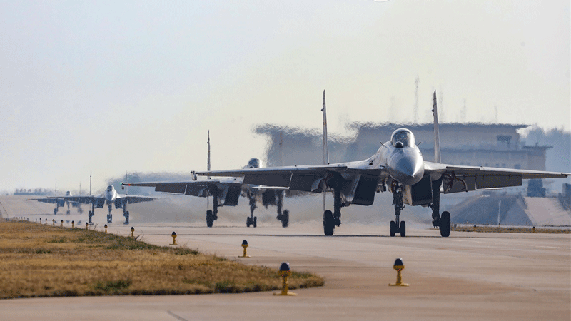 Carrier-based jets in flight training