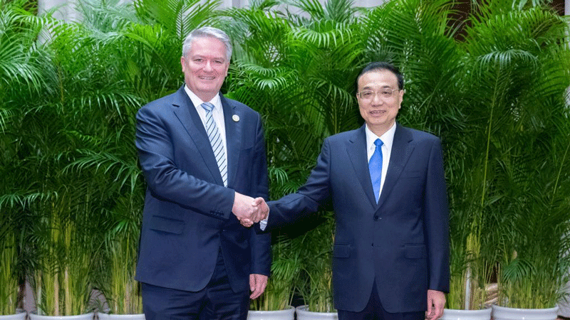Chinese premier meets OECD secretary-general