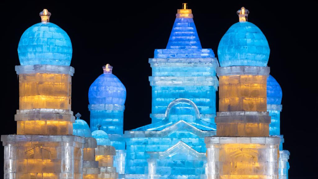 People prepare for Sun Island International Snow Sculpture Art Exposition in Harbin