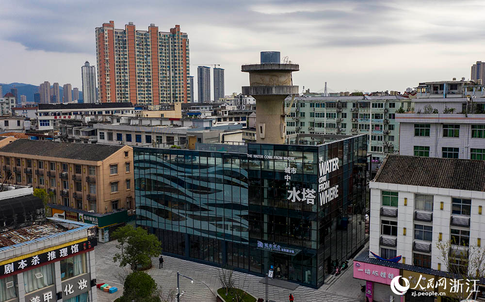 A glimpse into library transformed from water plant in Longgang, E China's Zhejiang