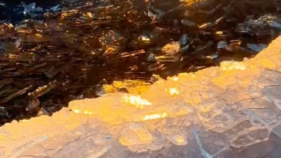 Rattling ice in Sayram Lake, Xinjiang