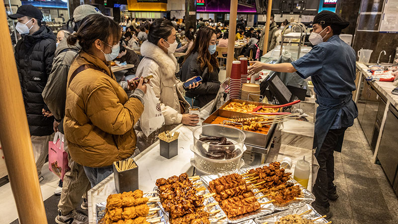 Hustle-and-bustle returns to Beijing