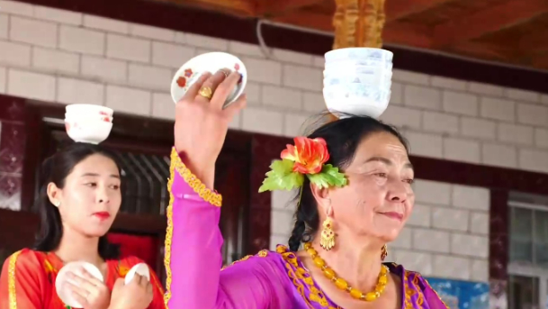 Beauty of intangible cultural heritage in Xinjiang's Aksu: Kuqa's plate dance