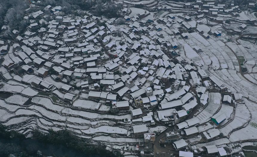 Gorgeous snow scenery of villages in SW China’s Guizhou