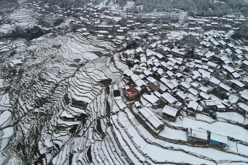 Gorgeous snow scenery of villages in SW China’s Guizhou