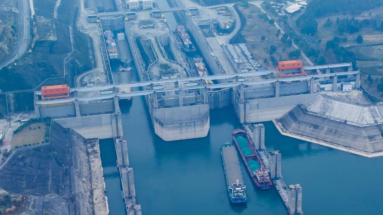 Shipping throughput of Three Gorges Dam hits new record