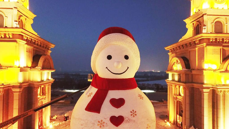 Giant snowman becomes landmark of NE China's Harbin