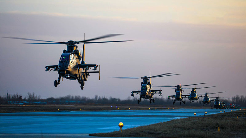 Helicopters in round-the-clock flight training