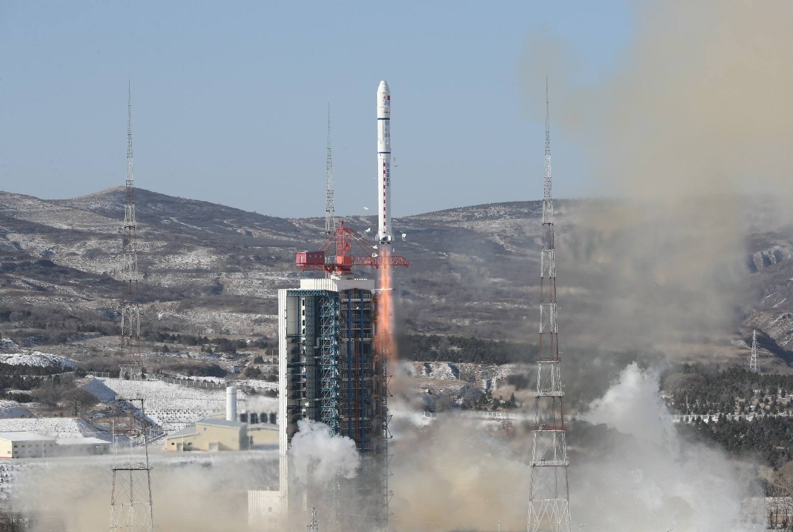 China launches 14 new satellites into space