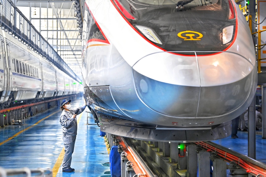 Frost-resistant Fuxing train to make maiden voyage in China’s Heilongjiang