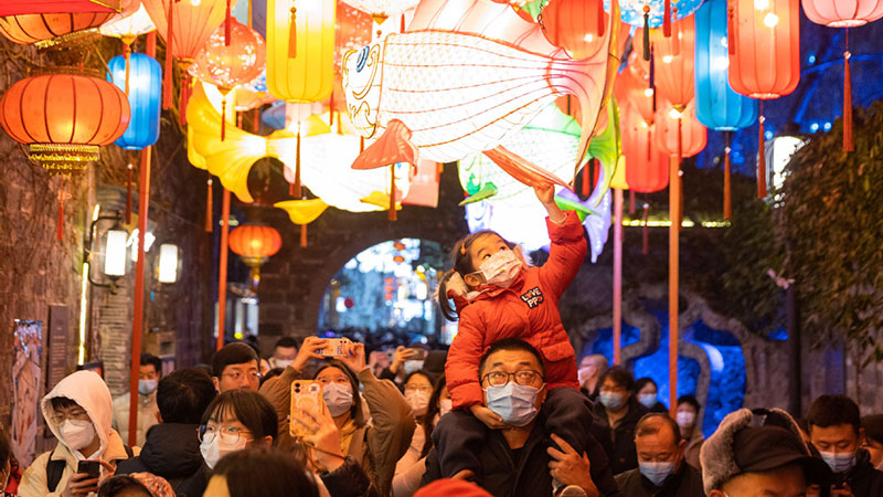 China's tourism resurges for Spring Festival