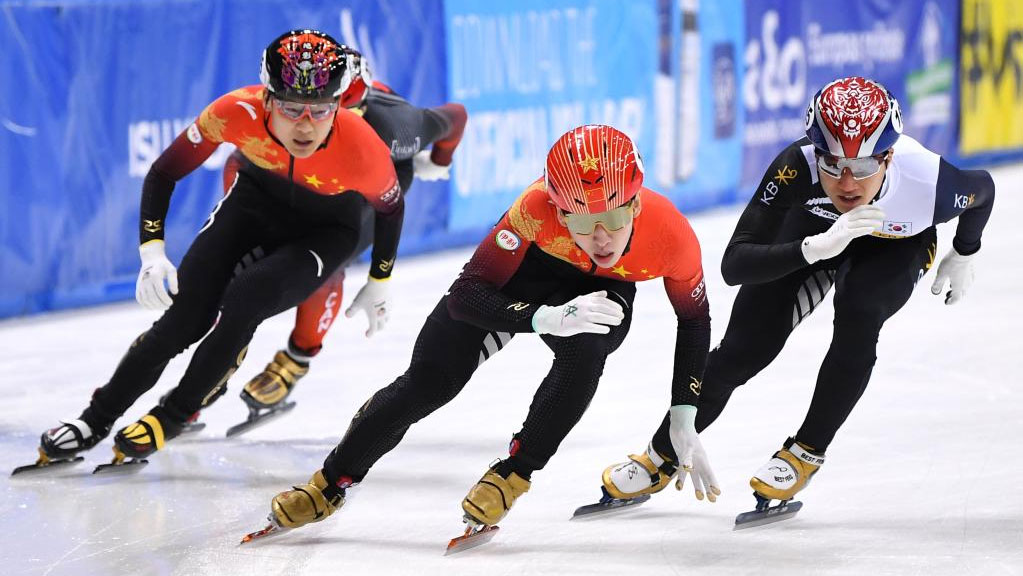 China takes 2 gold medals at Short-Track Speed Skating World Cup