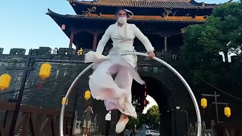 Stunning Chinese cyr wheel performance
