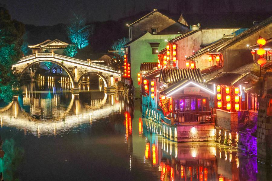 Lighting ceremony attract visitors in ancient town in China’s Jiangsu