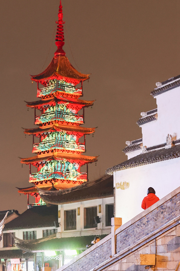 Lighting ceremony attract visitors in ancient town in China’s Jiangsu