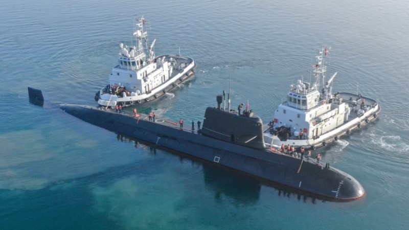 Submarine steams for real-combat training