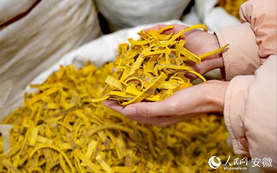 Ceremony marks the opening of Chinese medicinal herbs market in E China's Anhui