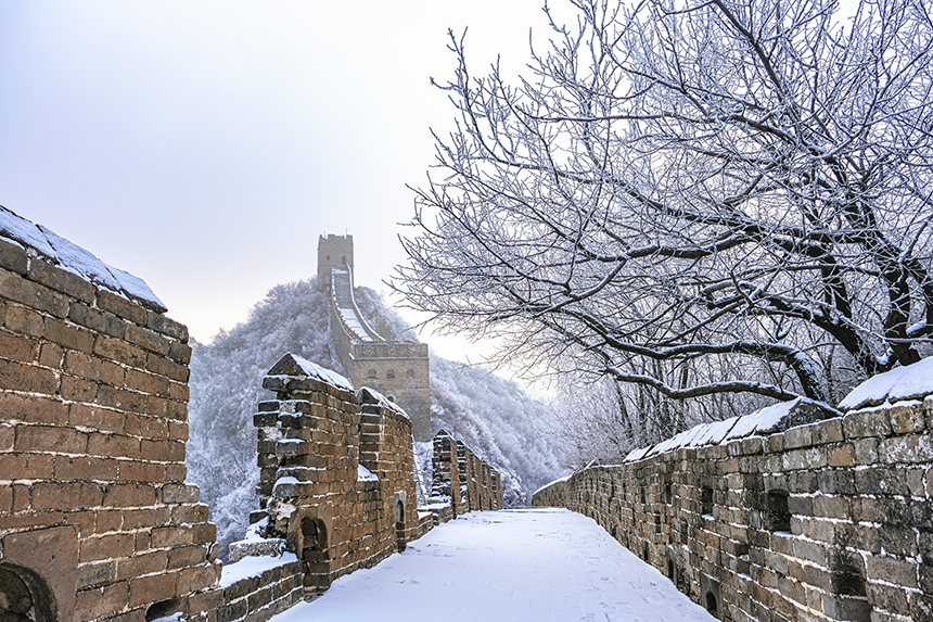 In pics: snow turns Jinshanling Great Wall into wonderland