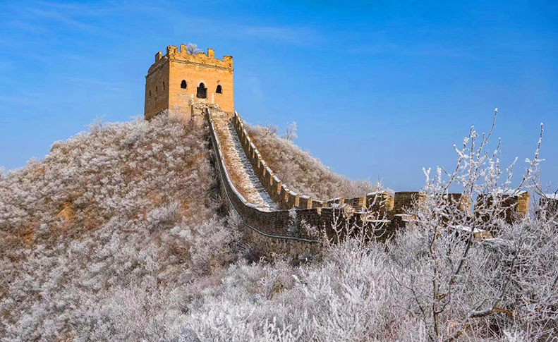 In pics: snow turns Jinshanling Great Wall into wonderland