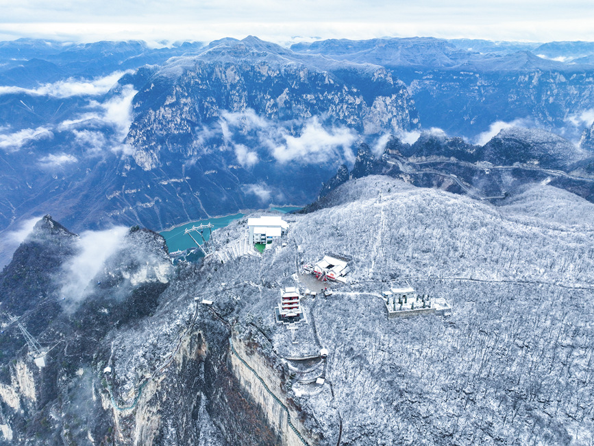 Gorgeous rime scenery of Yuntai Mountain in C China's Henan