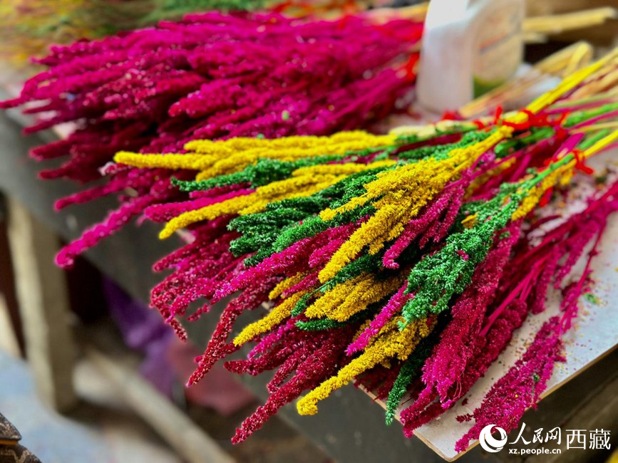 In pics: Tibetans buy specialties to celebrate New Year in Lhasa