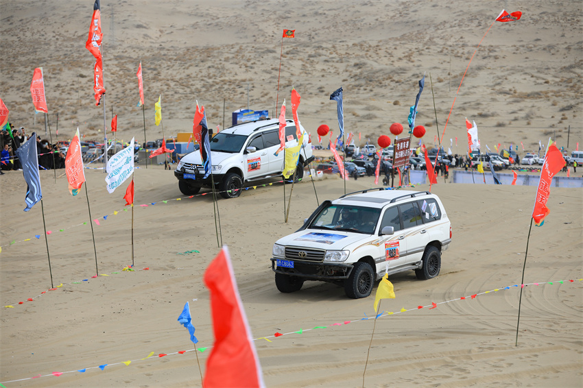 Bohu county in NW China's Xinjiang sees a boom in desert tourism