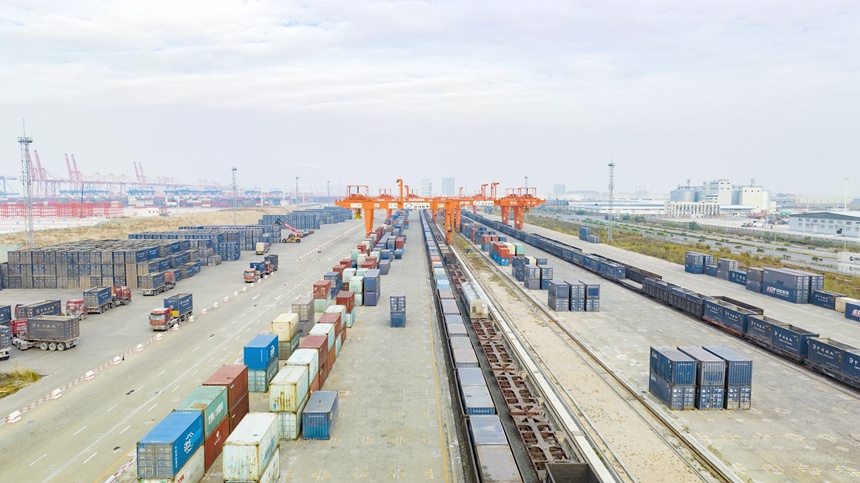 China rail-sea intermodal trains transport 120,000 TEU containers in first two months of 2023