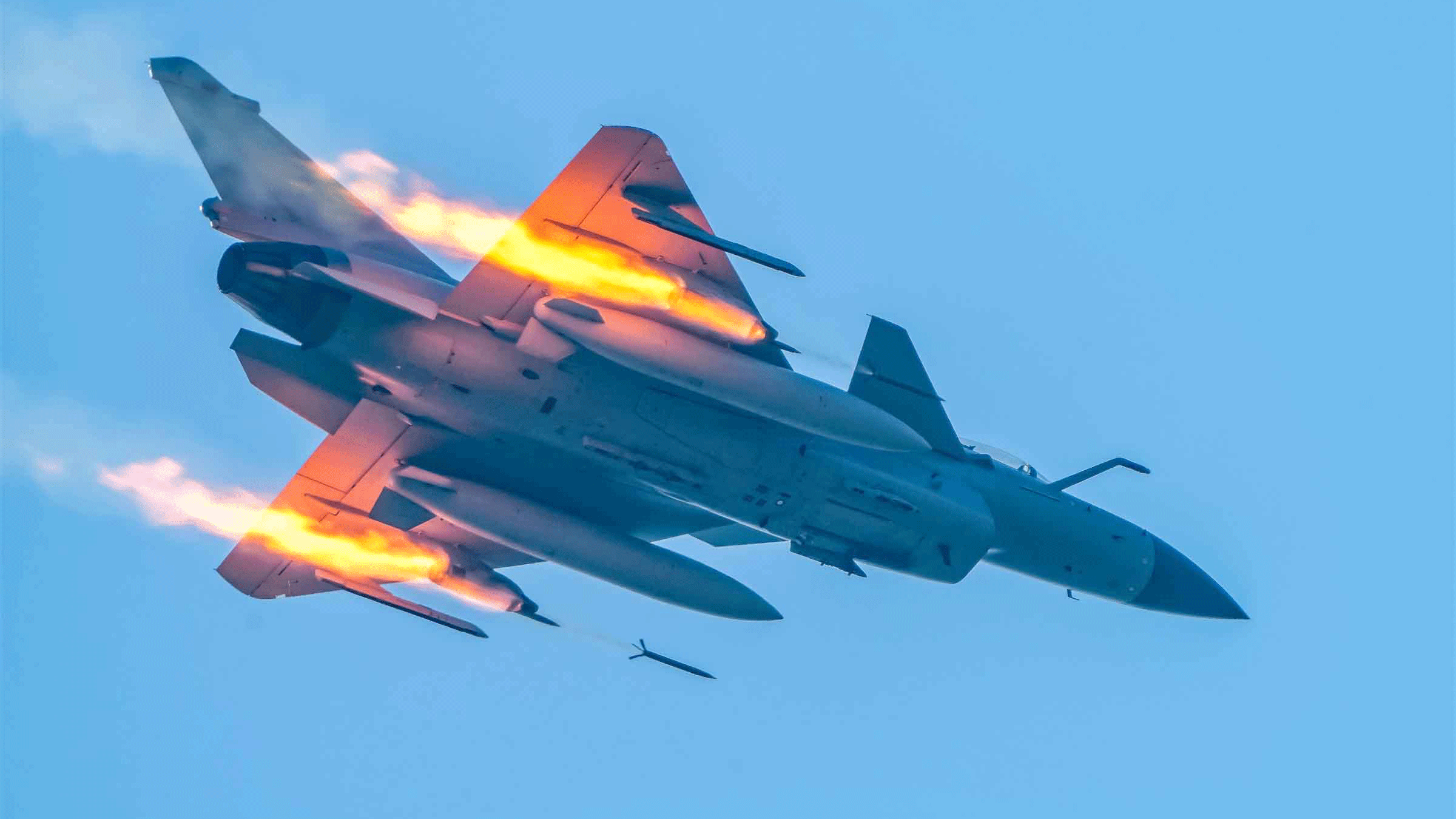 J-10 fighters execute live-fire training