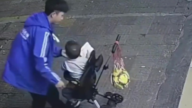 Delivery man stops slipping stroller