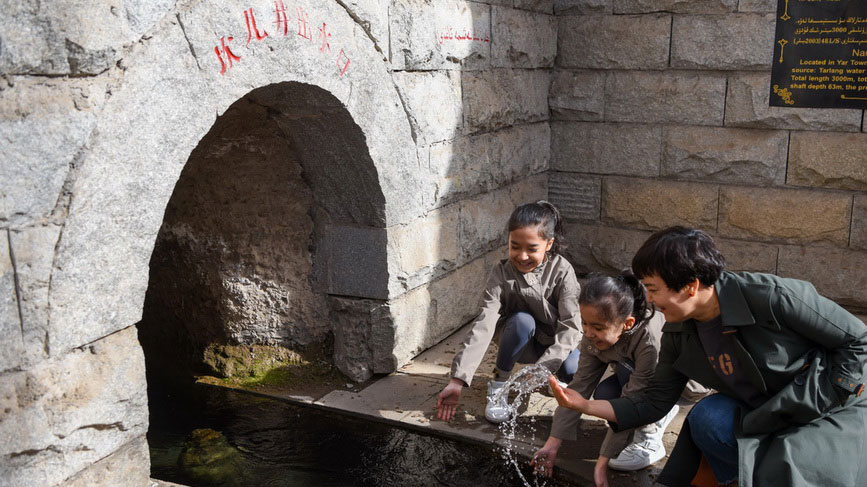 Pic story of karez wells in Xinjiang