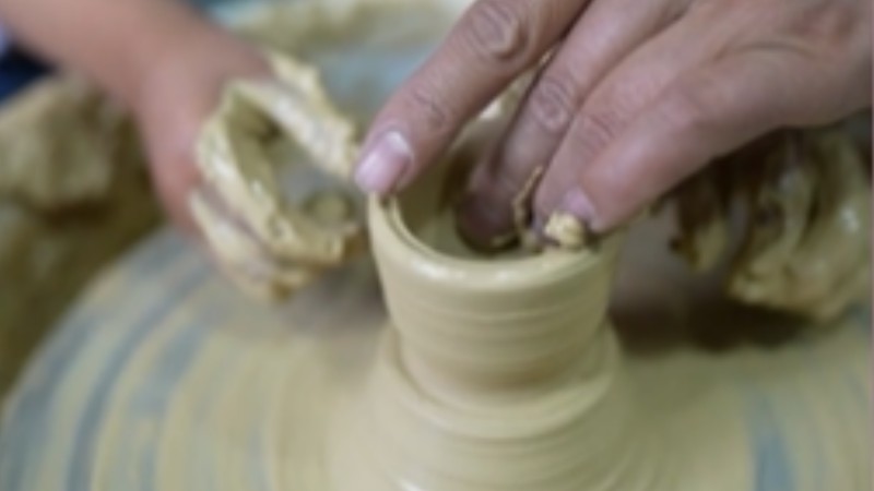 A glimpse of a pottery making village in SW China’s Yunnan