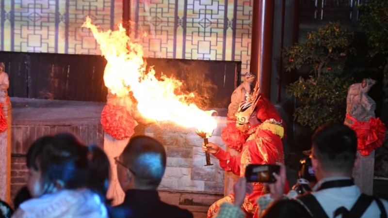 Night performances launched to boost cultural tourism in Langzhong, SW China