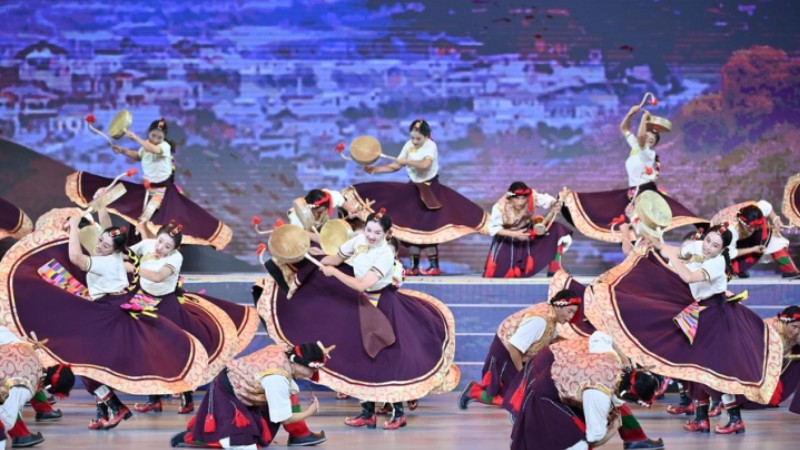Italian dancer embraces Chinese culture to fill "book of life"