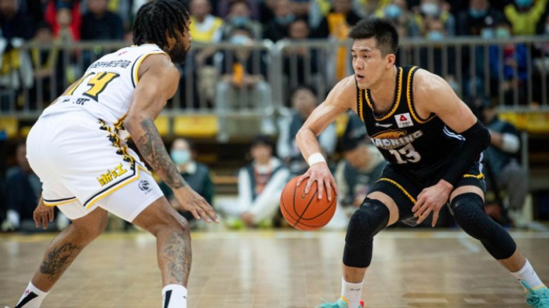 Du leads Guangdong past Shanghai for 4-game winning streak