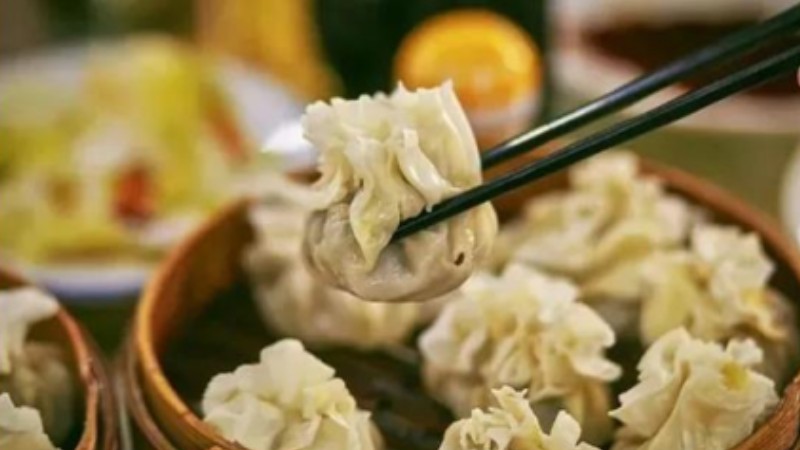 Have a bite of North China's shaomai